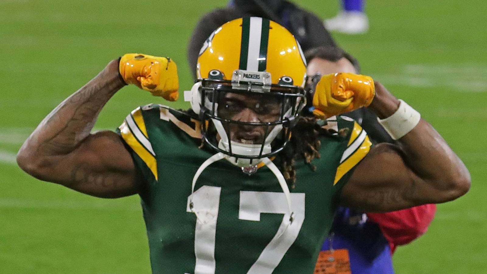 Davante Adams says he'll report to camp even without new deal - Vimarsana News