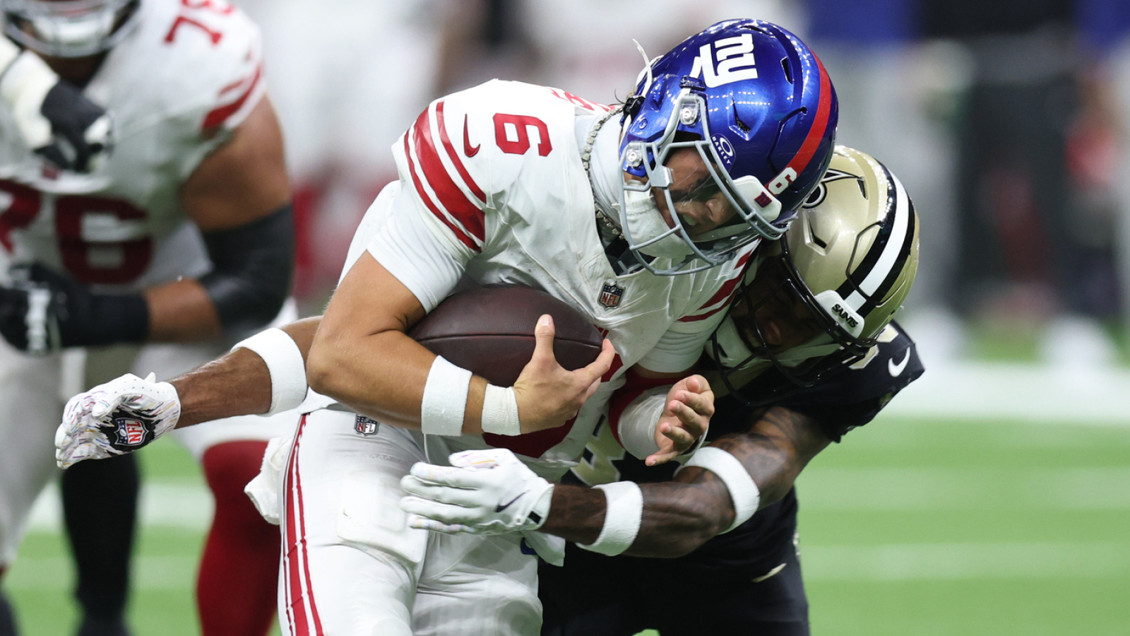 https://www.yardbarker.com/media/5/5/556ab7c45a3791b0880ae465ab97429c1f8ec436/thumb_16x9/giants-unwanted-history-jaxson-darts-first-loss.jpg?v=1