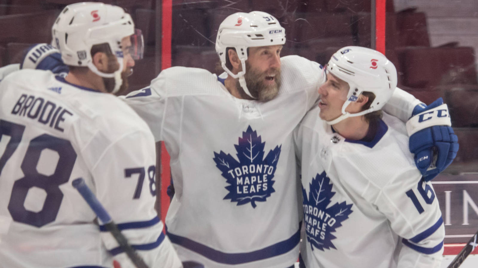 Maple Leafs' Joe Thornton out with fractured rib | Yardbarker
