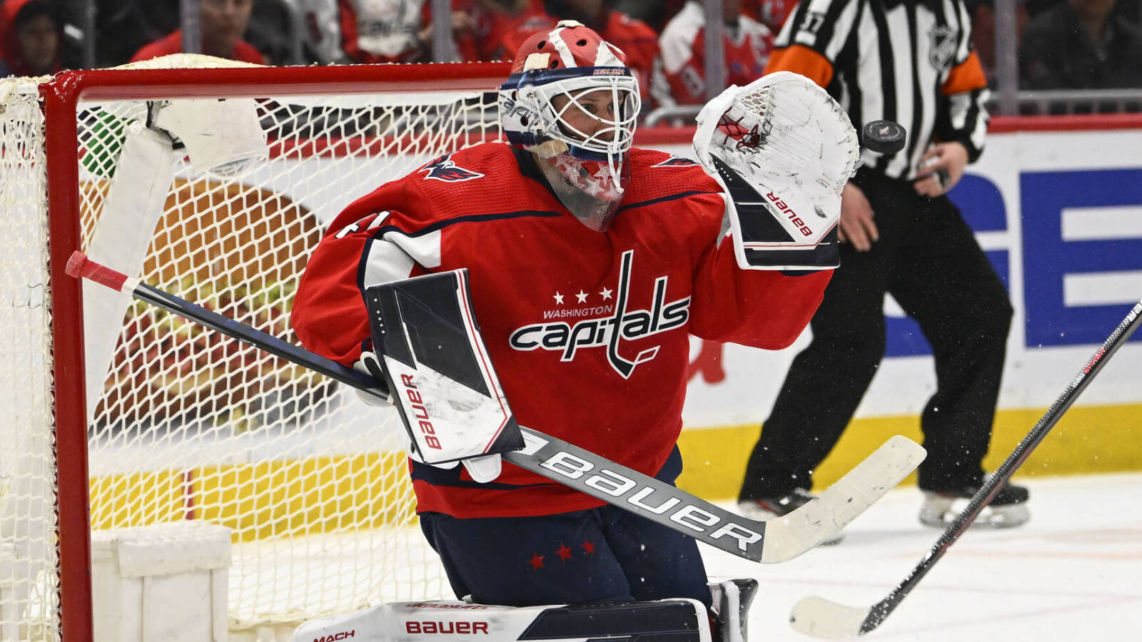 Capitals trade goalie Vitek Vanecek to 