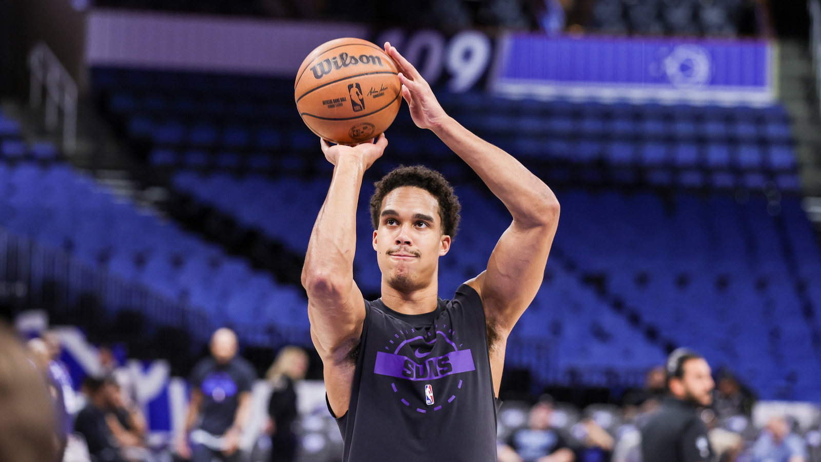 Suns, Oso Ighodaro Discussing Contract Extension