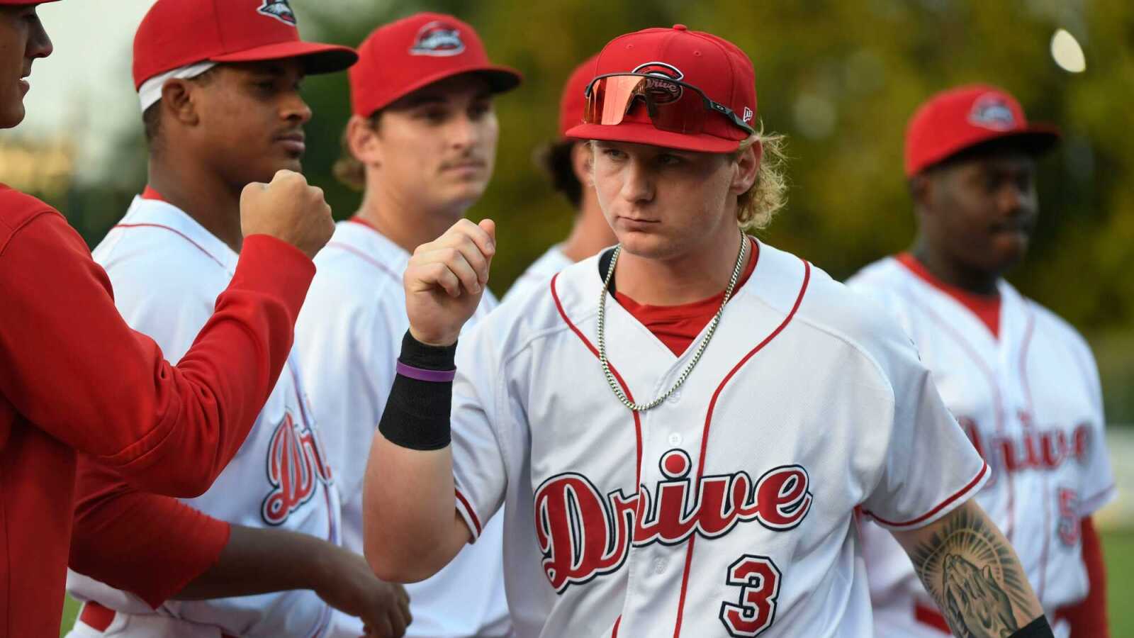https://www.yardbarker.com/media/5/6/563ea1a732a7e5e3de9c43e9d402ded1522f9ab0/thumb_16x9/greenville-drives-cutter-coffey-3-enters-field.jpg?v=1