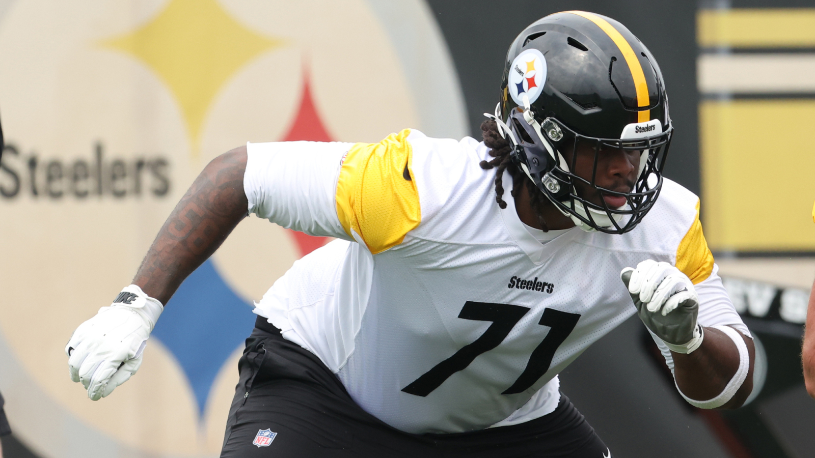 Steelers’ First-Round Rookie Max Iheanachor Learns A Harsh Lesson After Cleveland Turns Up The Pressure
