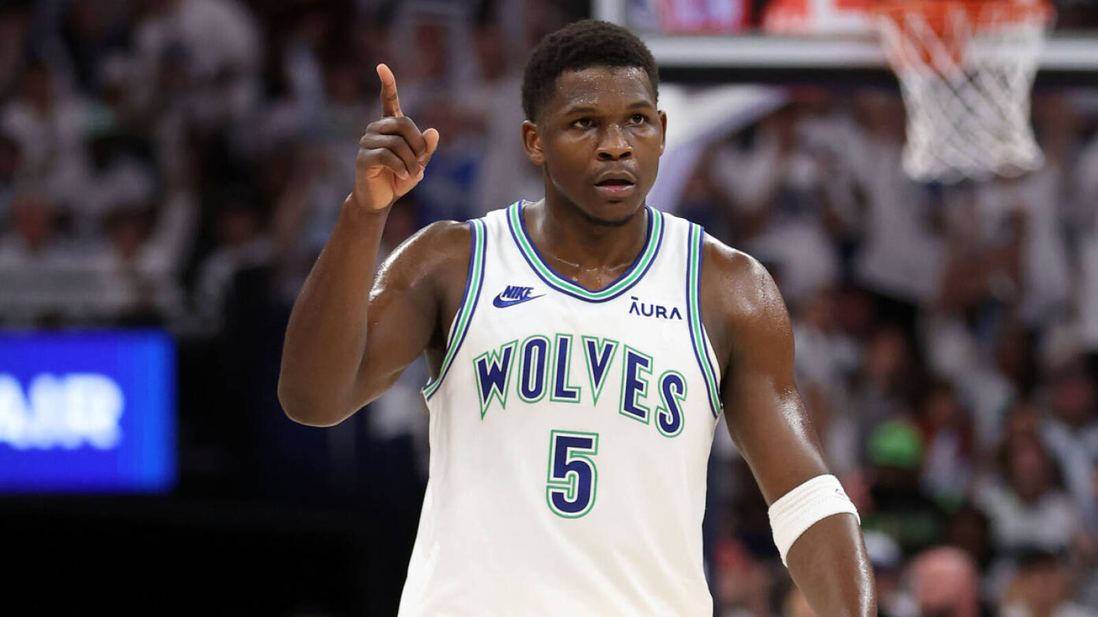 Watch Timberwolves' Anthony Edwards scores early in Game 2 BVM Sports