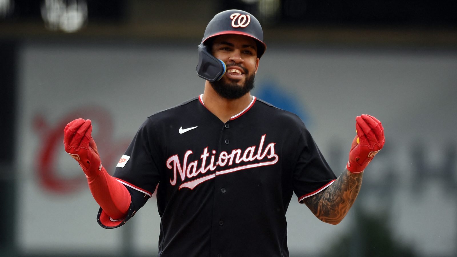 https://www.yardbarker.com/media/5/6/565f8ee989cdb0e540444391f245ed70450b3cee/thumb_16x9/nationals-eyeing-best-both-worlds-trade-deadline.jpg?v=1