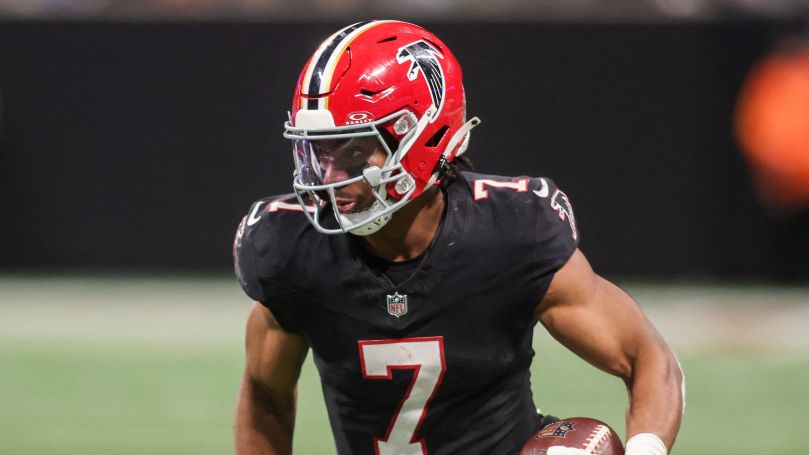 Bijan Robinson, Jahmyr Gibbs non-participants in camp Wednesday amid contract discussions