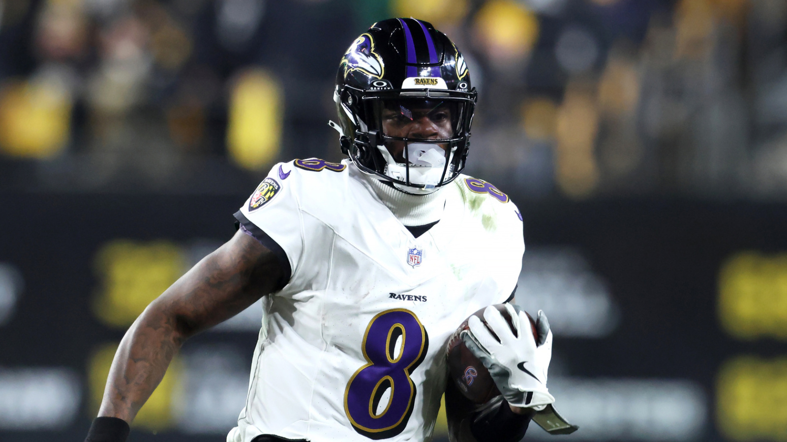 https://www.yardbarker.com/media/5/7/5745c7d0e2ca0cc7dac7091f0303863404b5dc88/thumb_16x9/ravens-legend-explains-lamar-jackson-must-copy.jpg?v=1