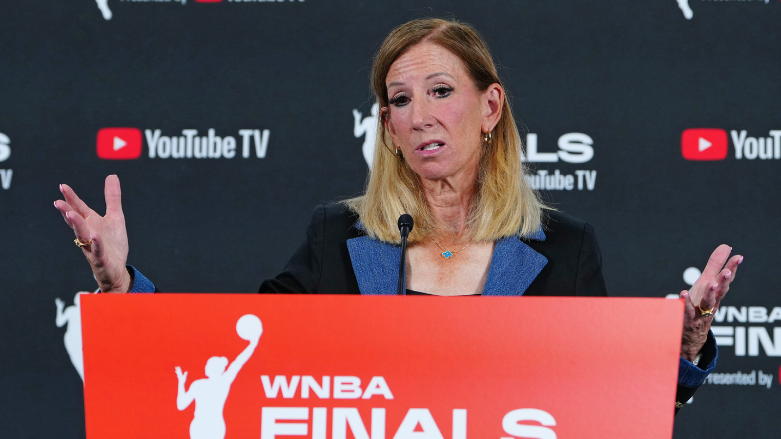 https://www.yardbarker.com/media/5/7/574da122f278202878b4e01e0cdcce06d6cccae7/thumb_16x9/wnba-commissioner-addresses-officiating-concerns.jpg?v=1