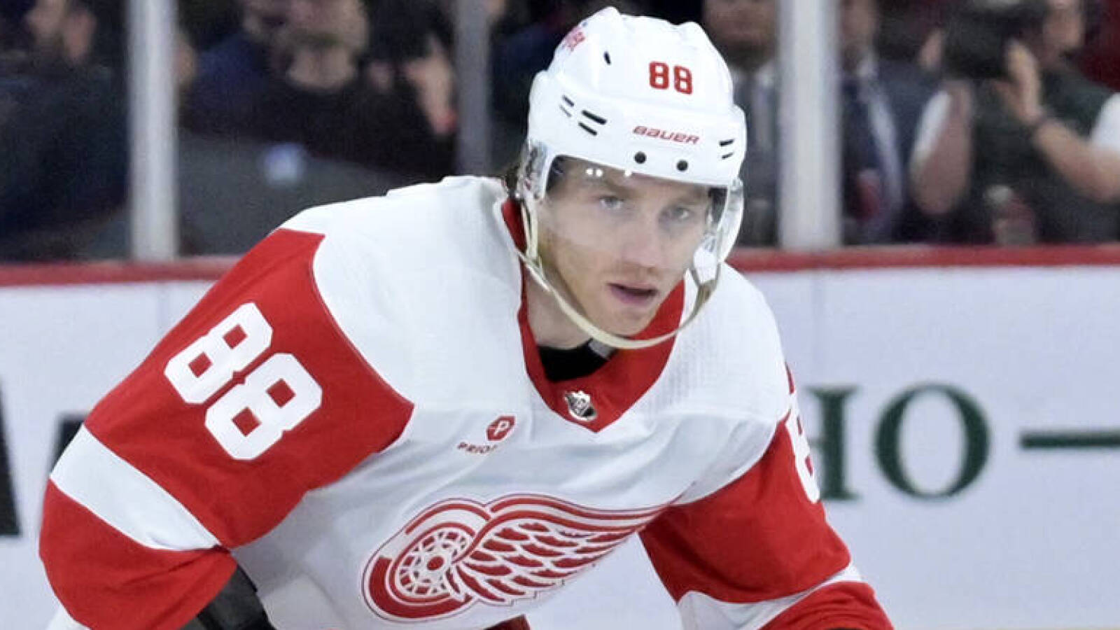 Patrick Kane Sends Note to Red Wings Fans Hinting at Future