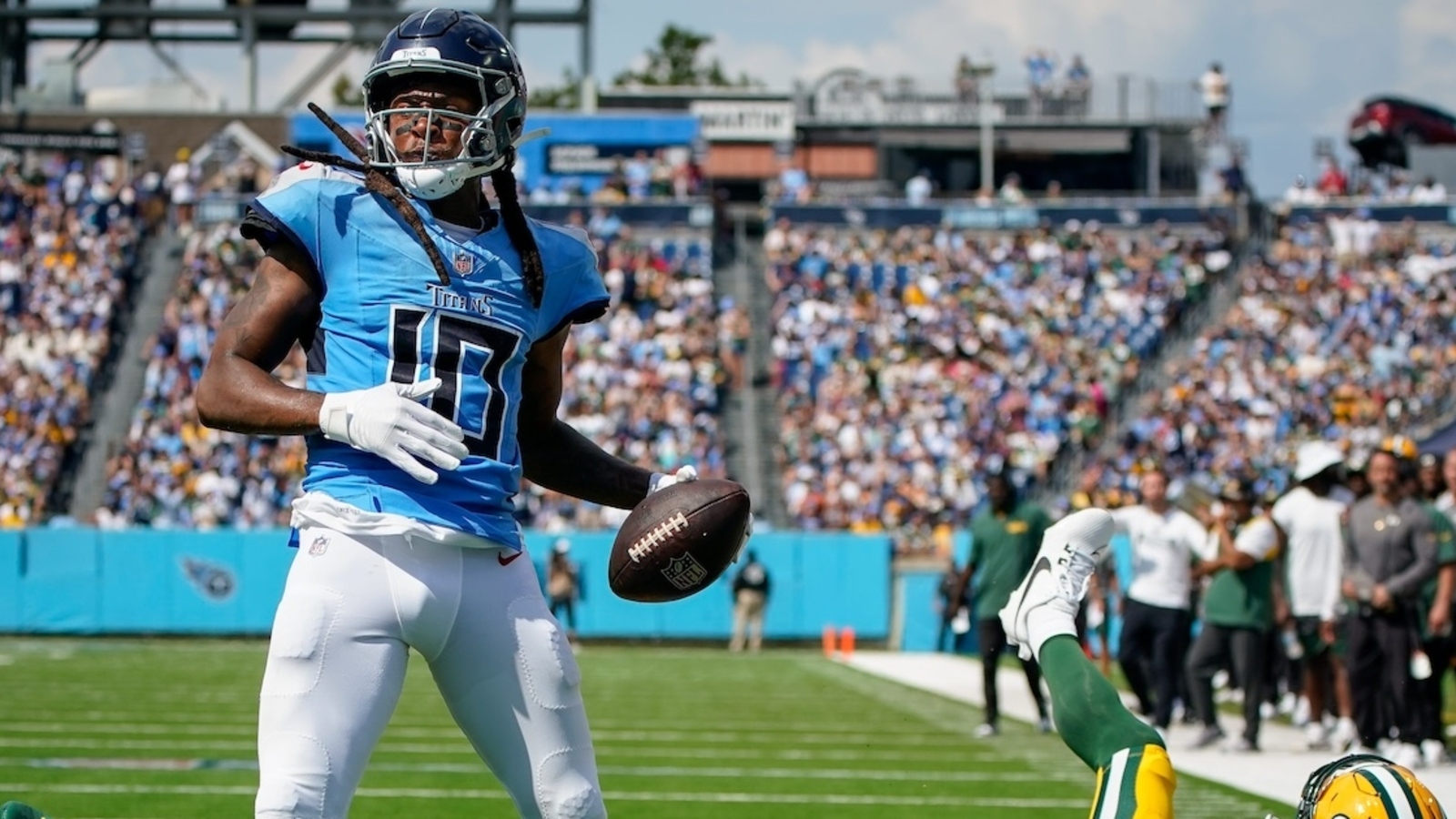 DeAndre Hopkins trade Kansas City Chiefs land Tennessee Titans WR