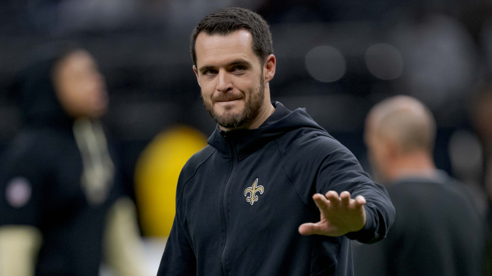 https://www.yardbarker.com/media/5/7/57d7156ba6190e7481c9b07c551abafbcc9cc639/thumb_16x9/derek-carr-lands-surprising-role-2026-season.jpg?v=1