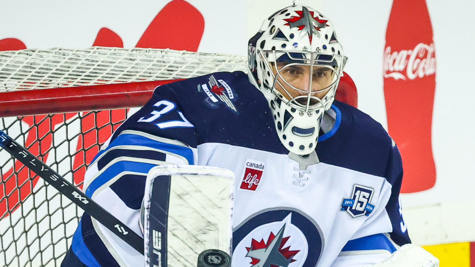 https://www.yardbarker.com/media/5/7/57f3c95154526e0d7e8e69765174b0bc057d5852/thumb_16x9/jets-tested-star-goaltender-connor-hellebuyck.jpg?v=1