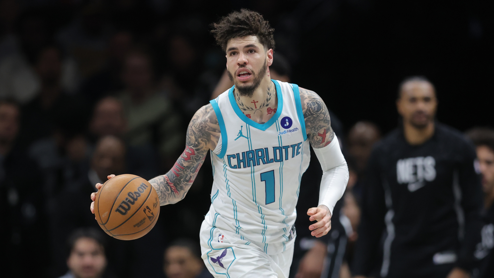 https://www.yardbarker.com/media/5/8/581d5b82869428346c4e5e755bee6a81c2d648d2/thumb_16x9/lamelo-ball-anthony-edwards-life-easier.jpg?v=1