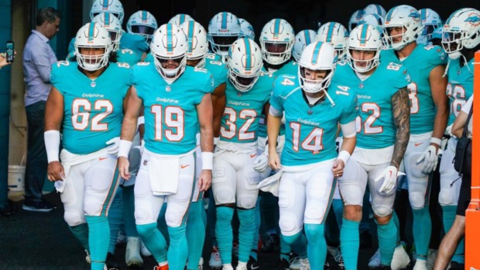 Deep Dive Into Dolphins Offensive Depth Chart Yardbarker