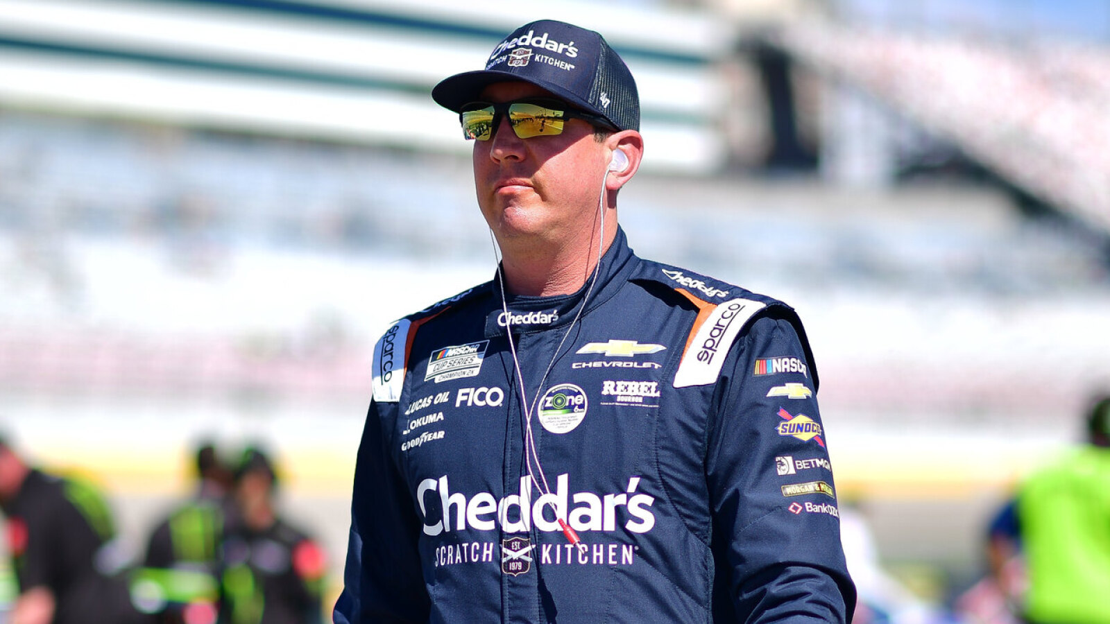 https://www.yardbarker.com/media/5/8/585a0584d73e79370bc904f946142a2431a2b01f/thumb_16x9/should-kyle-busch-suspended-texas-crash.jpg?v=1