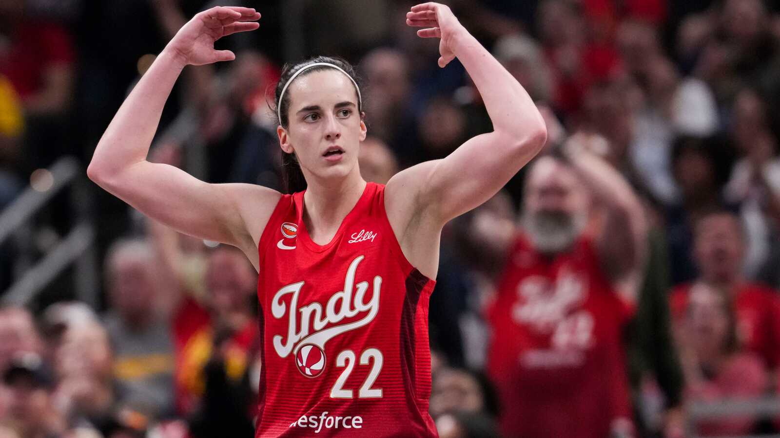 https://www.yardbarker.com/media/5/8/587e6fb622655a7287451401a362cda74c736c8c/thumb_16x9/caitlin-clark-calls-out-opponent-flopping.jpg