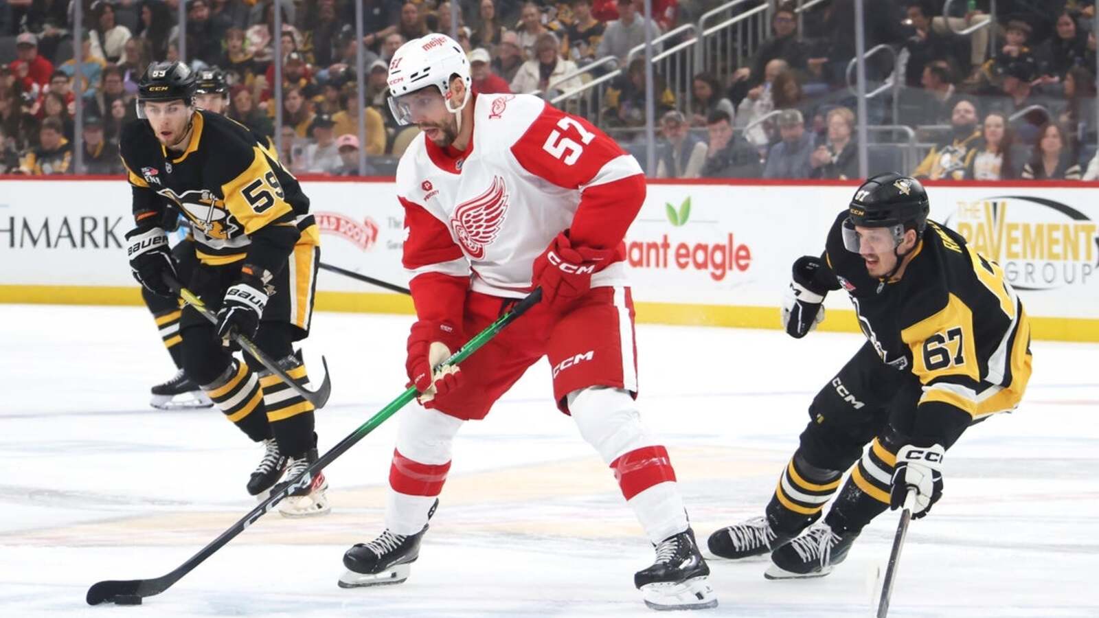 Stars sign David Peron, 38, to one-year contract