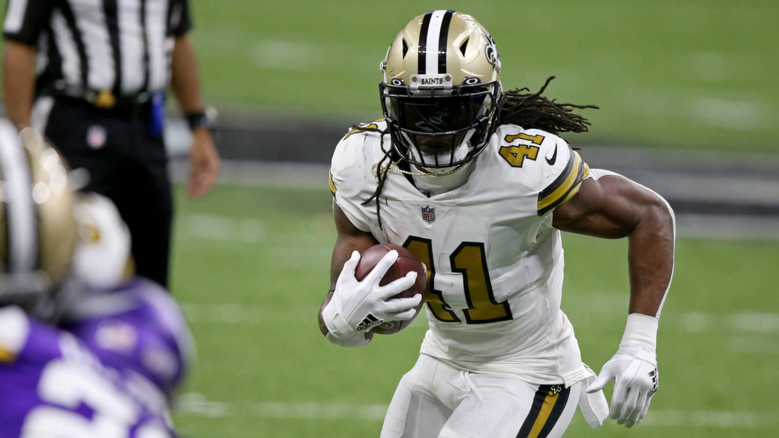 Alvin Kamara ties record with sixtouchdown game Yardbarker