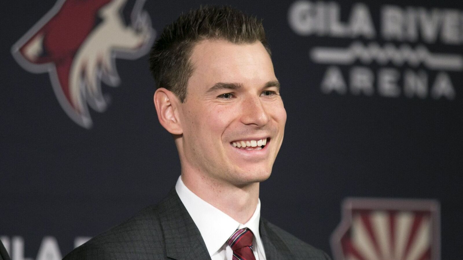 https://www.yardbarker.com/media/5/9/5963bab41bb931906945429c95f3f781e0174952/thumb_16x9/maple-leafs-name-new-gm-senior-advisor.jpg?v=1