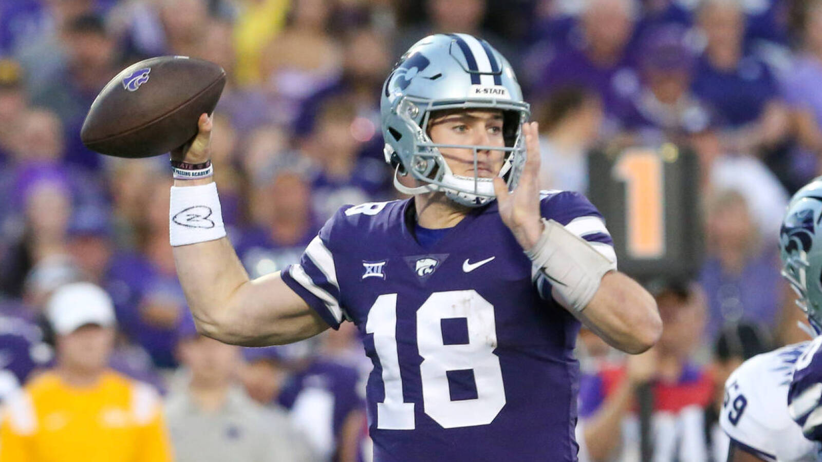 Top transfer QB chooses Big Ten powerhouse