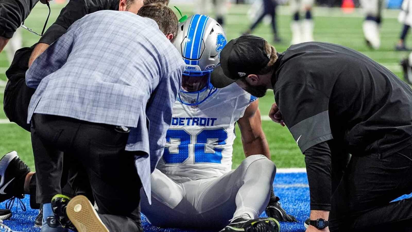 https://www.yardbarker.com/media/5/9/59b7b06b701a514defd212554d0fab8f5c134a2b/thumb_16x9/detroit-lions-head-coach-dan-campbell-left-staff.jpg?v=2