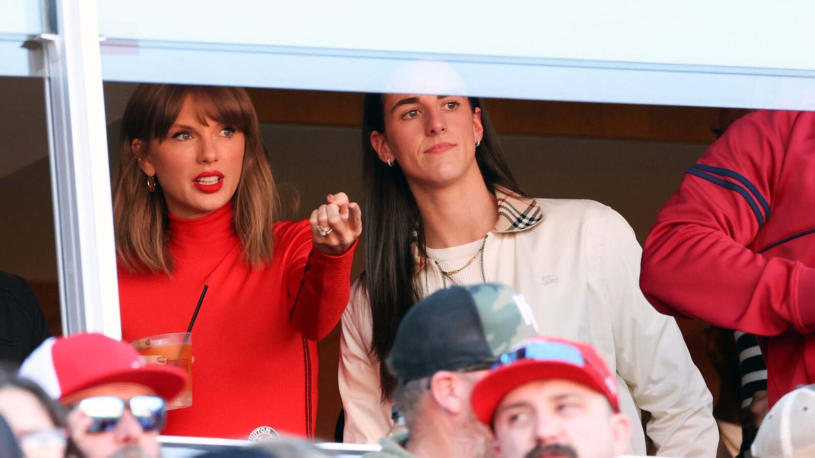 ‘Get right in Taylor’s face’ – Eyewitness shares concerning behaviour of a Taylor Swift fan during Chiefs game