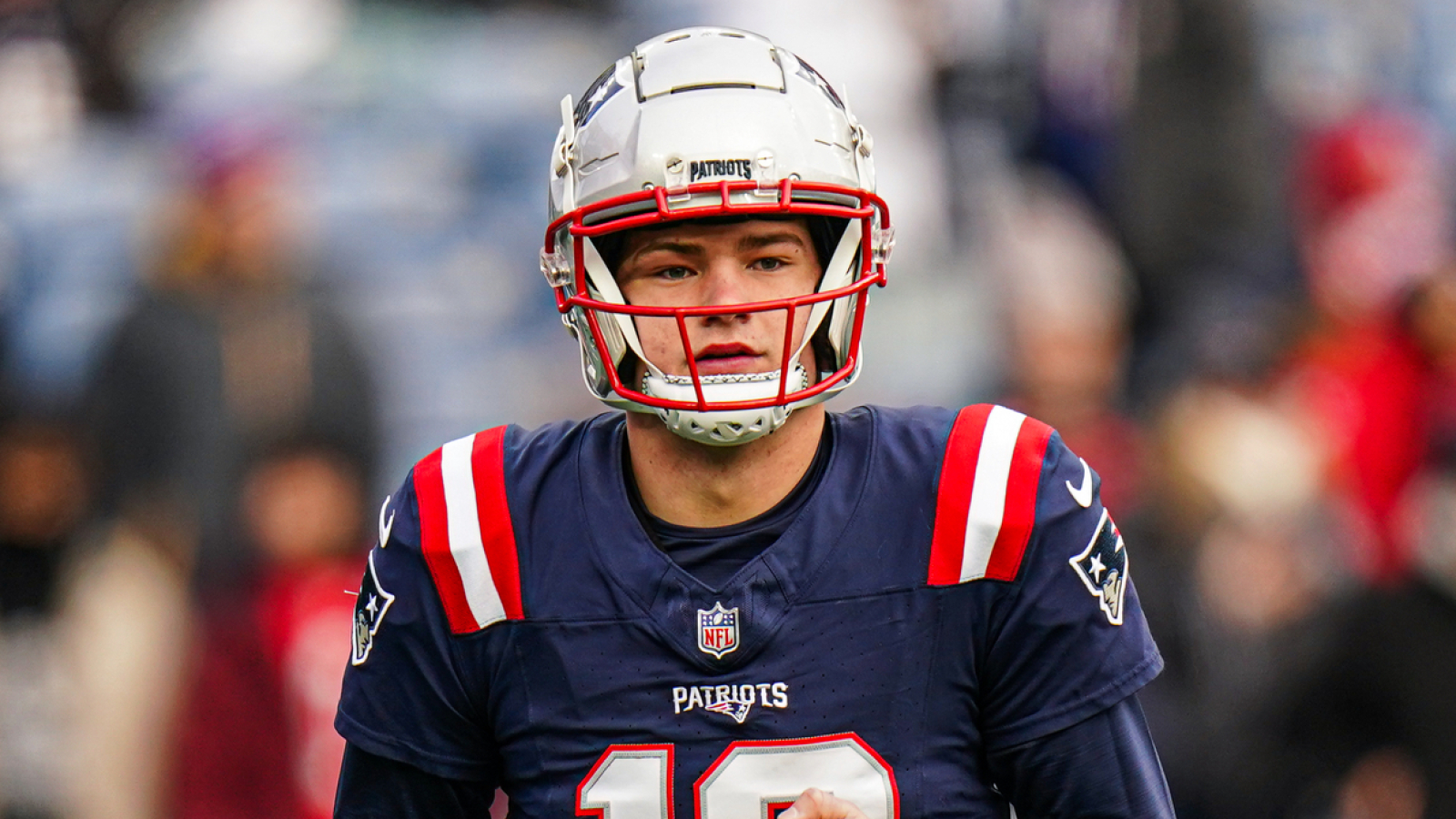 https://www.yardbarker.com/media/5/a/5a4d5b029a91090e1537e0e7400d46e0c7b1dd93/thumb_16x9/patriots-drake-maye-discusses-adjusting-mike.jpg?v=2