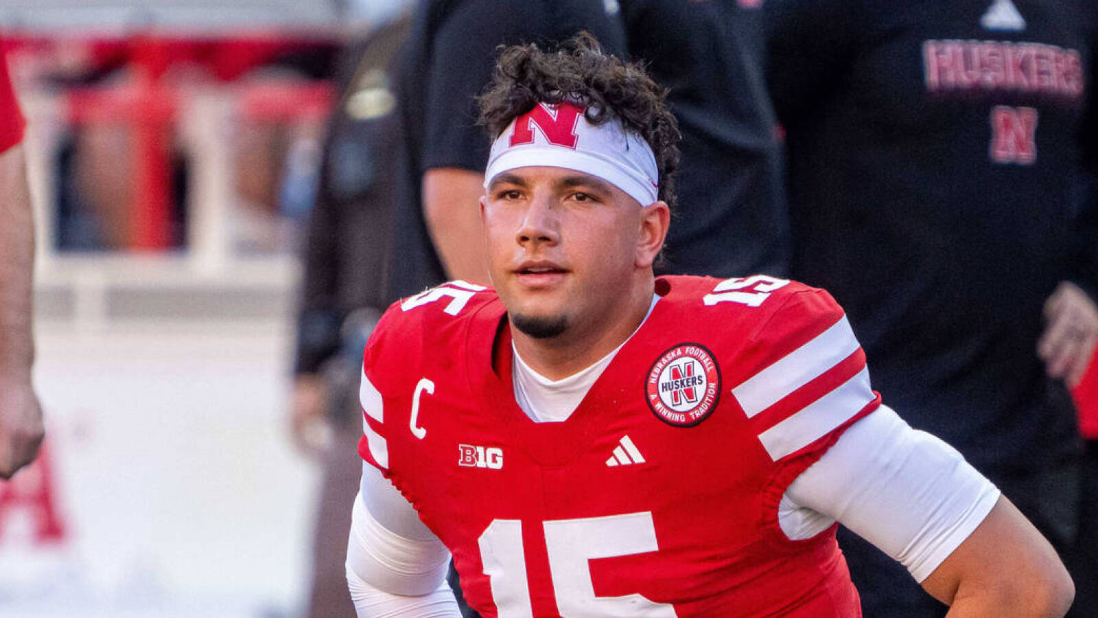 https://www.yardbarker.com/media/5/a/5a70f02434888ebb85232ed3548e49c0db09790e/thumb_16x9/nebraskas-raiola-must-mentally-prepare-michigan.jpg?v=1