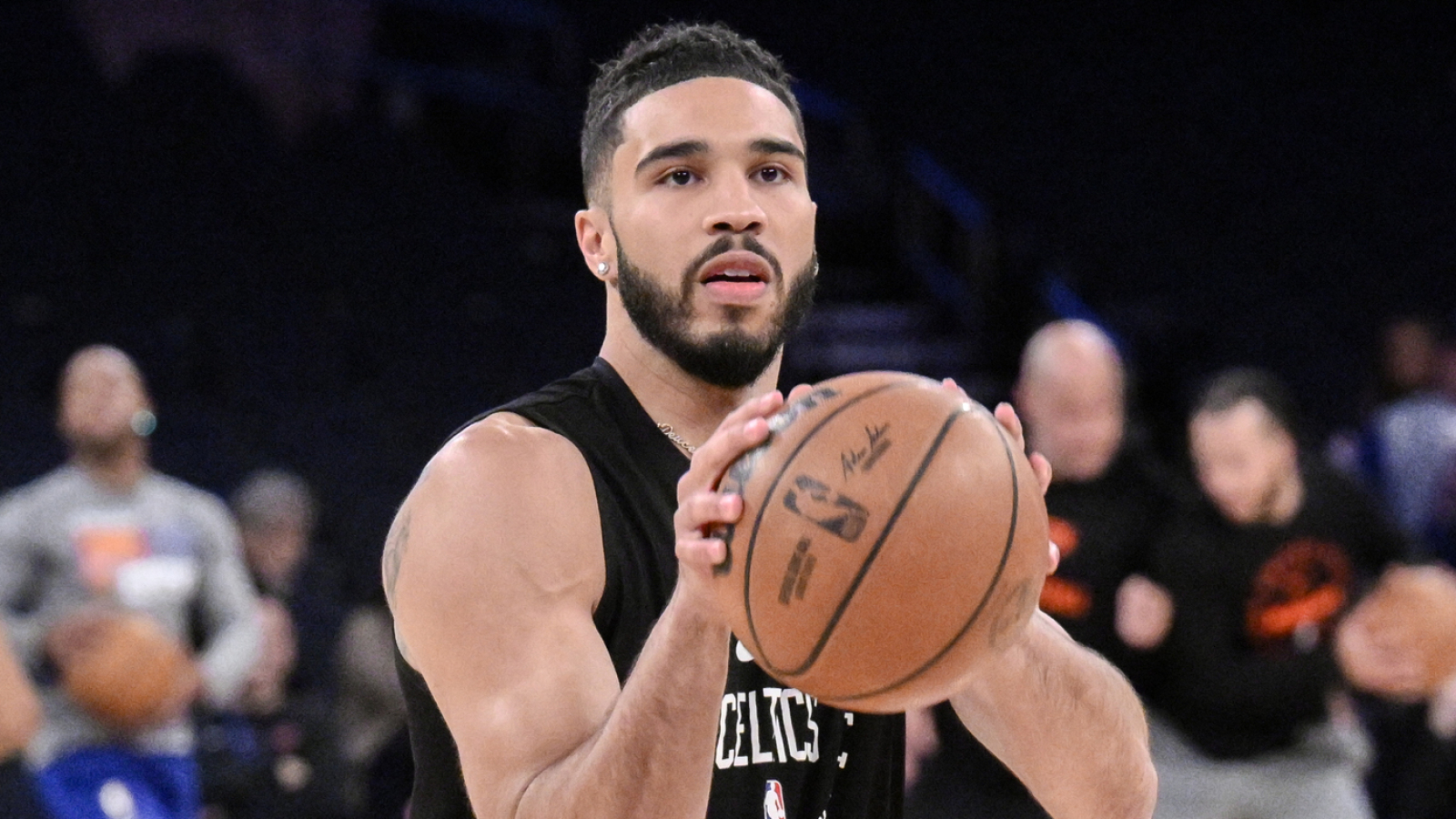 https://www.yardbarker.com/media/5/a/5a7c94018bf85f9d44847e0716ab7c593fa0b538/thumb_16x9/jayson-tatum-failing-celtics-right.jpg?v=1