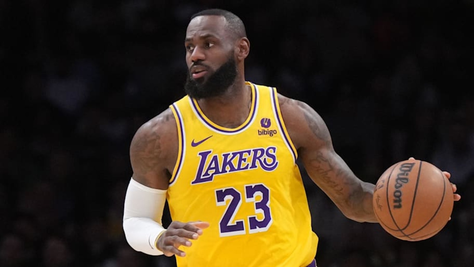 LeBron James' Status for Warriors vs Lakers Revealed Yardbarker