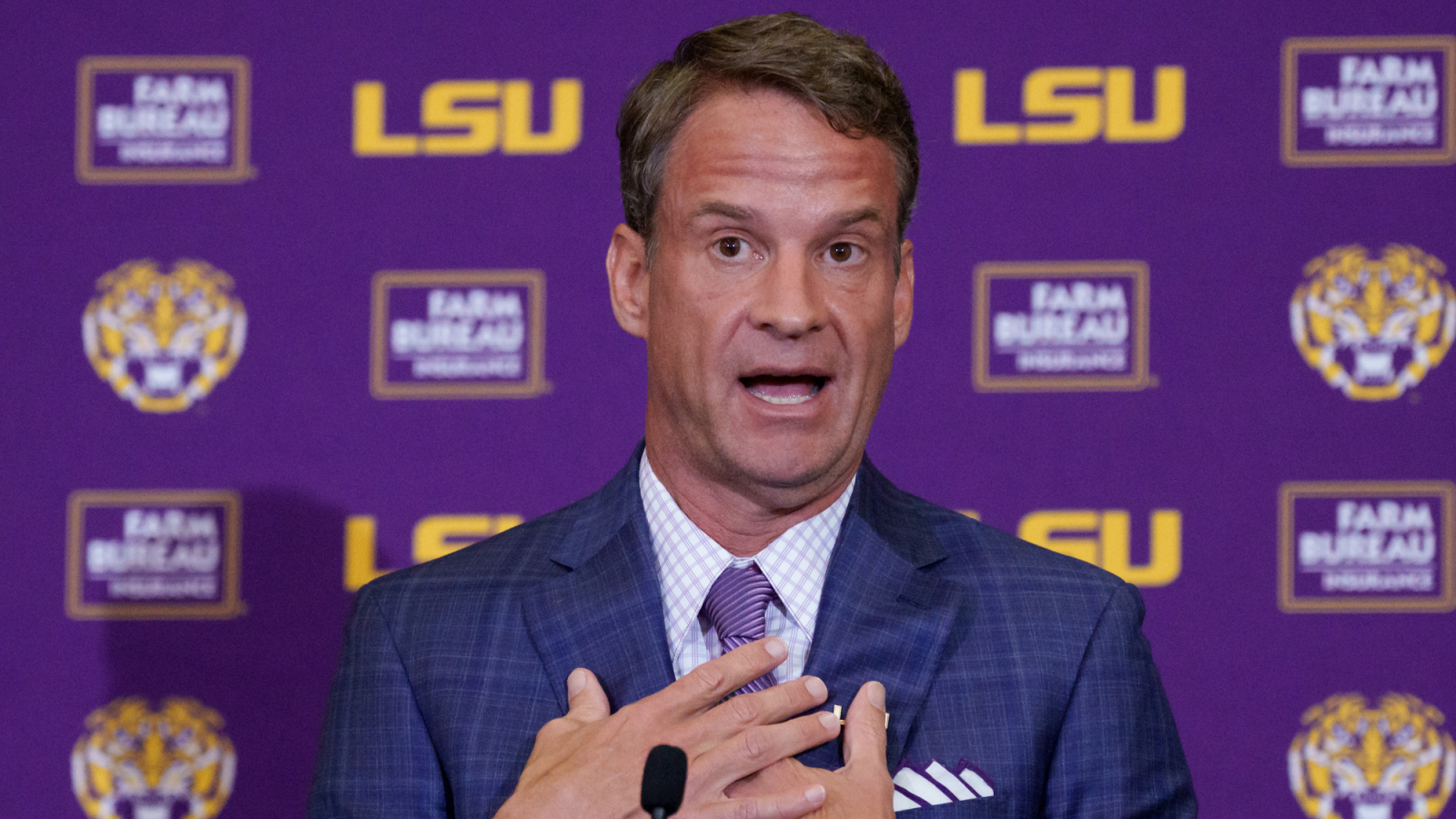 https://www.yardbarker.com/media/5/b/5b353650d697a97aaa6706343e7dbb514e66d950/thumb_16x9/five-times-lsu-hc-lane-kiffin-found-himself.jpg?v=1