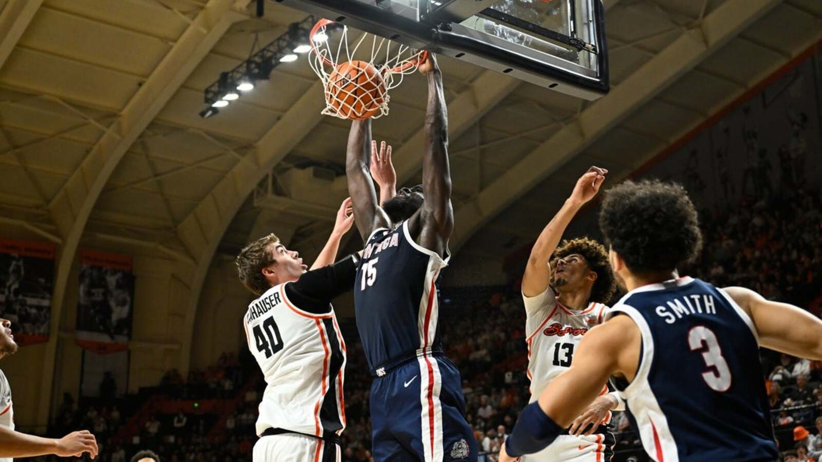 Graham Ike explodes for 35 as No. 6 Gonzaga rebounds with win at Oregon State