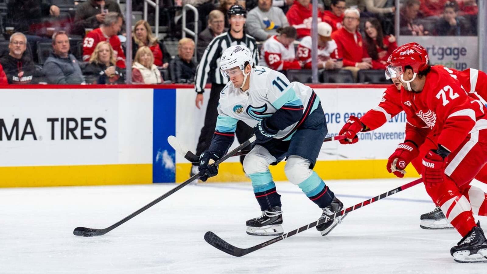 Frederick Gaudreau scores twice as Kraken separate from Red Wings