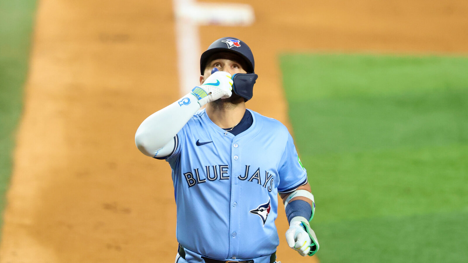 Blue Jays: Bo Bichette should be the priority free agent target following the recent Cease signing