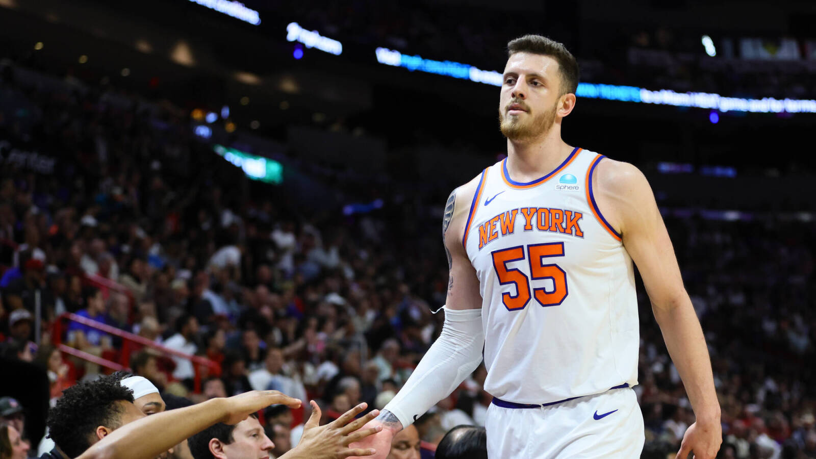 Knicks’ Isaiah Hartenstein Responds To Paul Reed’s Comments | Yardbarker