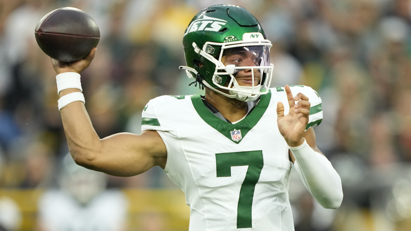 https://www.yardbarker.com/media/5/c/5c745293df32e5013149b029982c5328e6d74d88/thumb_16x9/giants-force-jets-justin-fields-familiar-problem.jpg?v=1