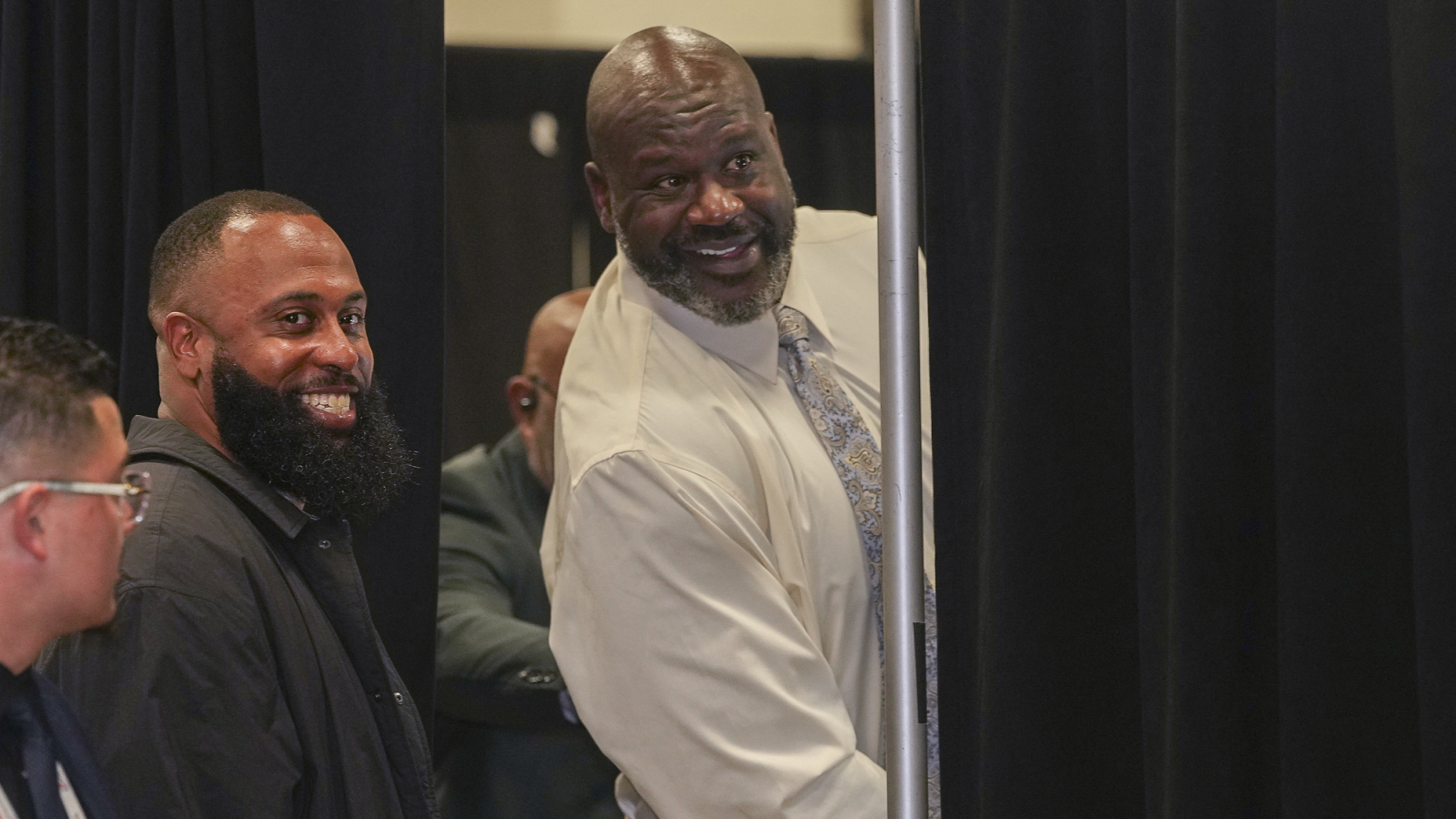 Watch: Shaquille O'Neal Can Still Throw It Down