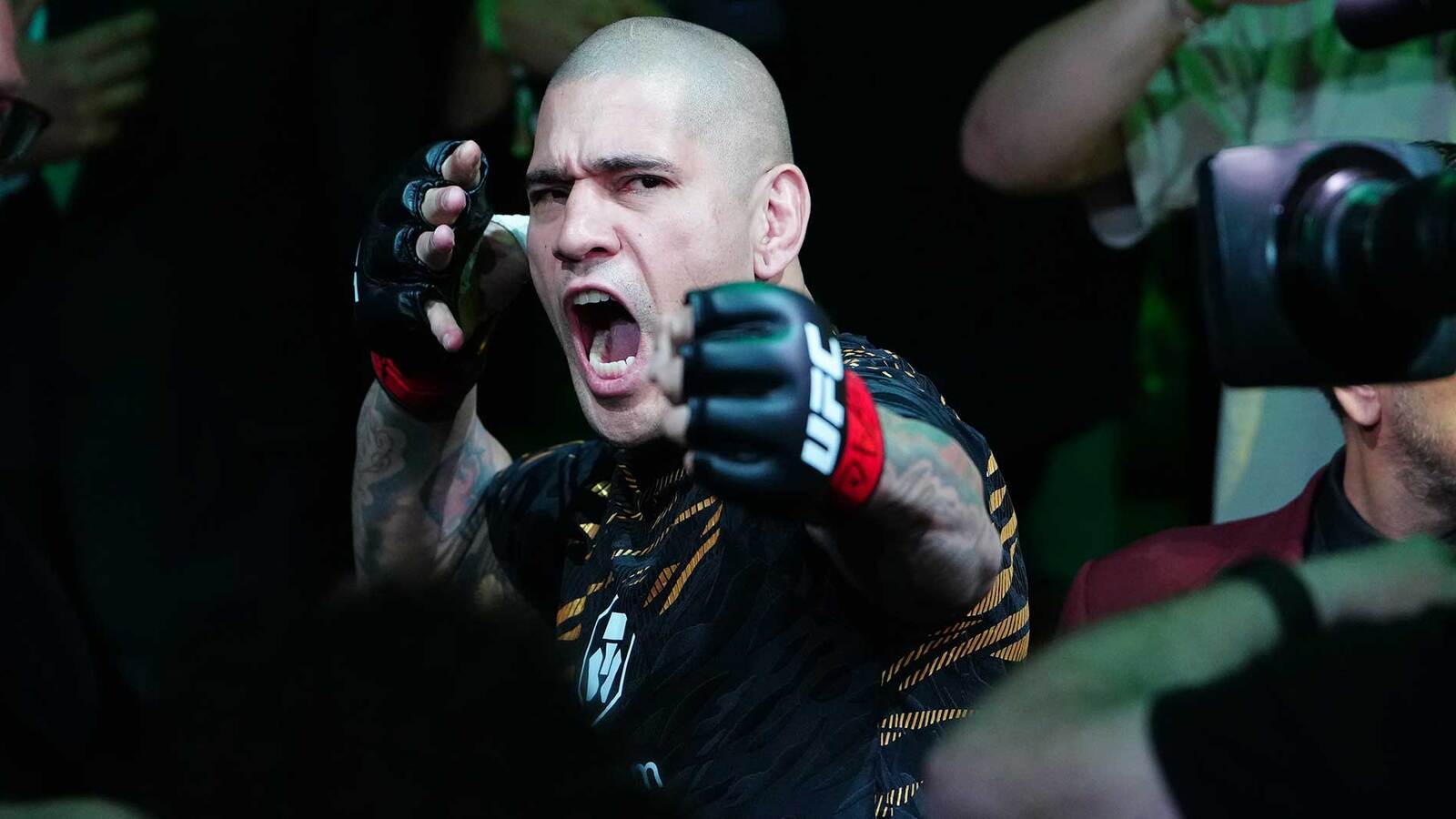 Alex Pereira to vacate light heavyweight title before UFC 327