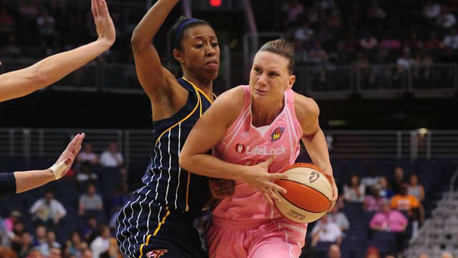 How Taylor's Playoff Experience Helped The Mercury | Yardbarker