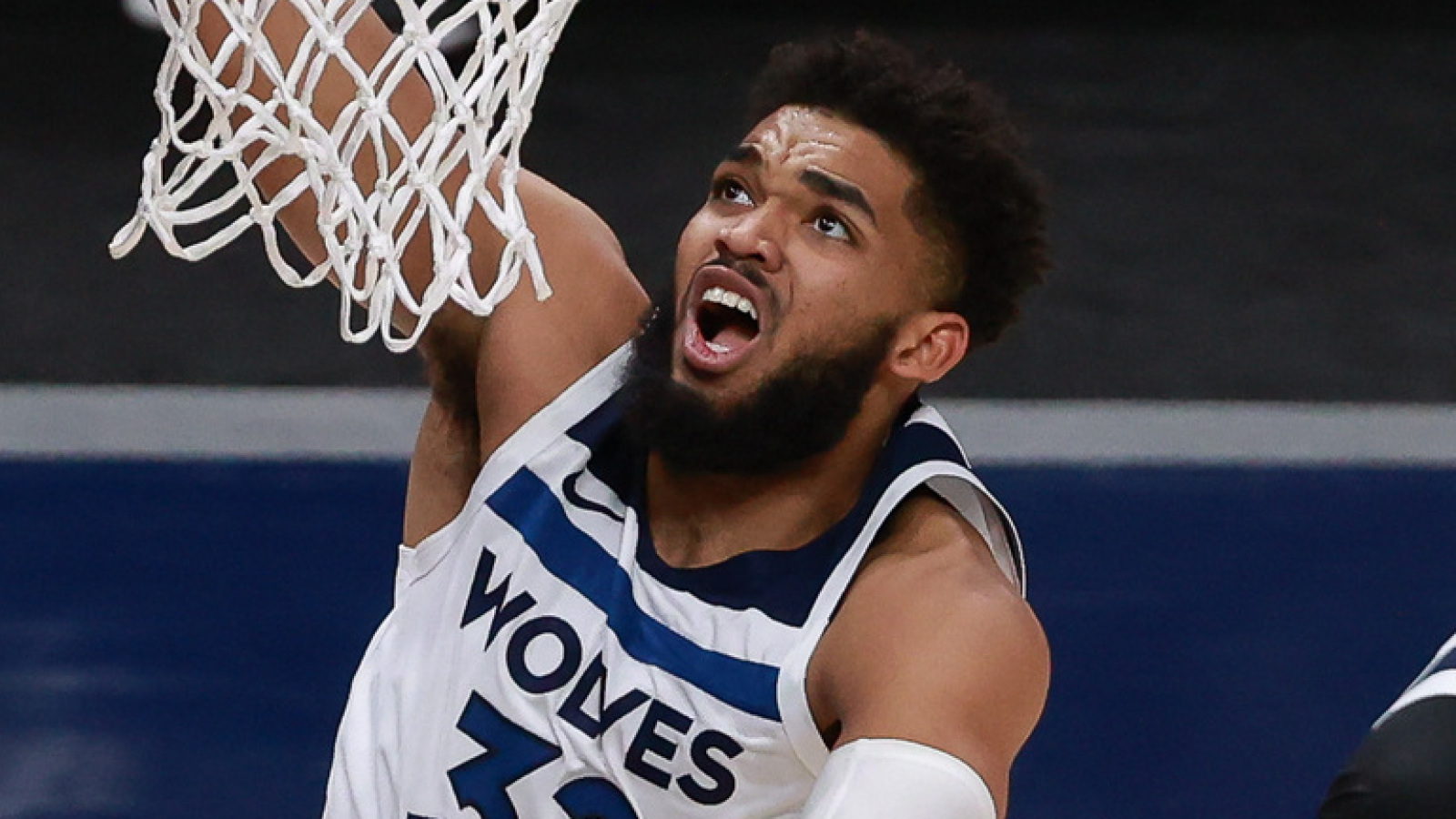 Timberwolves trading star center to Knicks in blockbuster deal Yardbarker