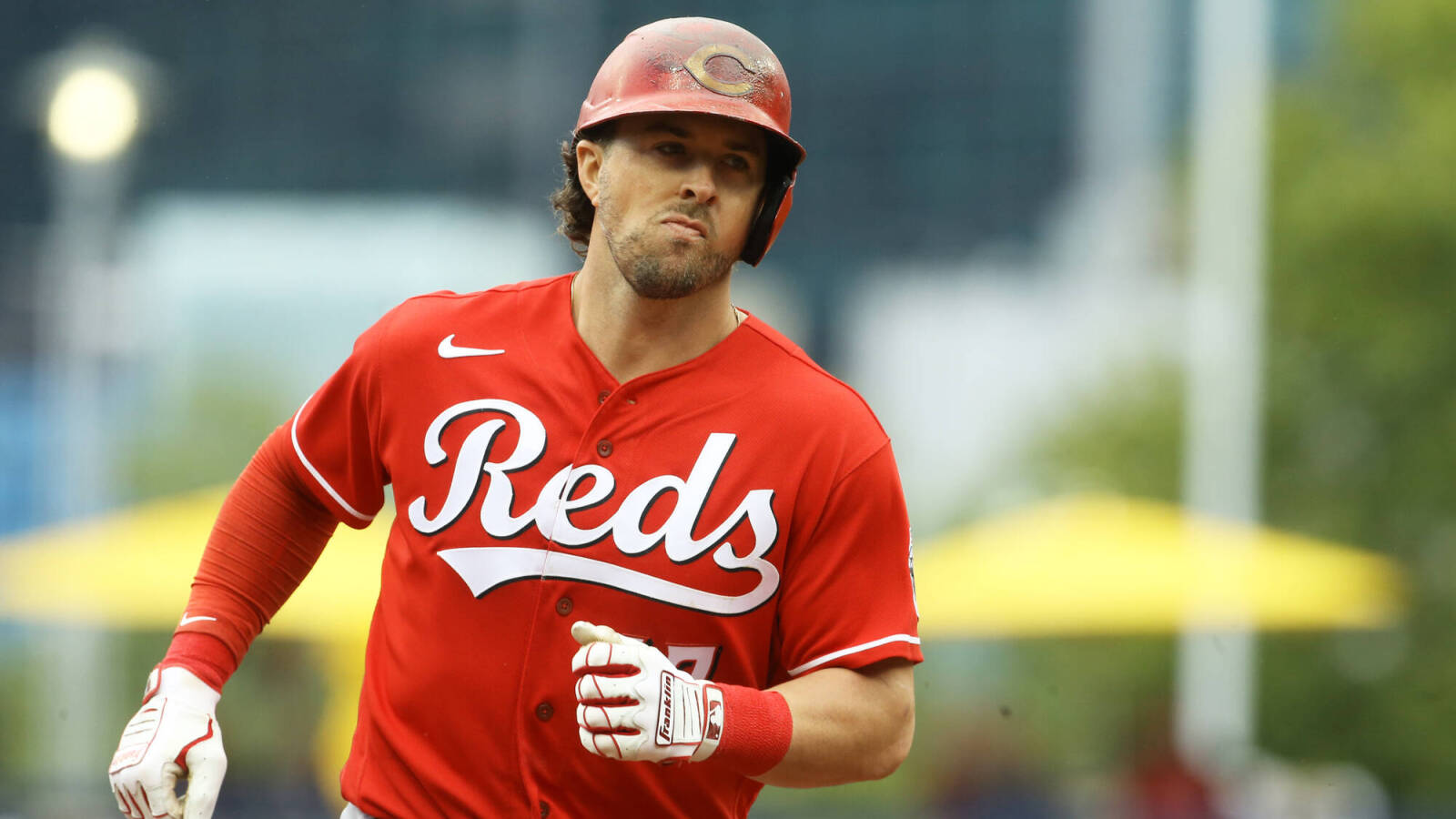twins-acquire-kyle-farmer-in-trade-with-reds-yardbarker