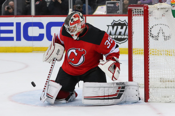 who are the starting goalies in the nhl tonight