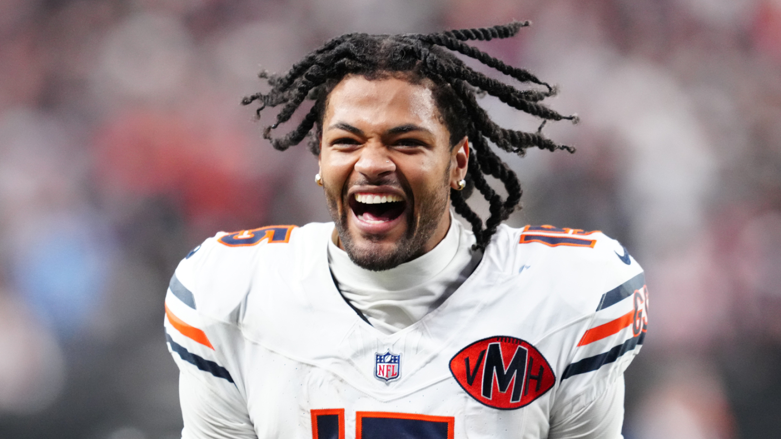 https://www.yardbarker.com/media/5/e/5e5fc6c0fe21cd06a2a28d317ff452b6071f5705/thumb_16x9/odunze-remained-positive-disappointing-rookie.jpg?v=1
