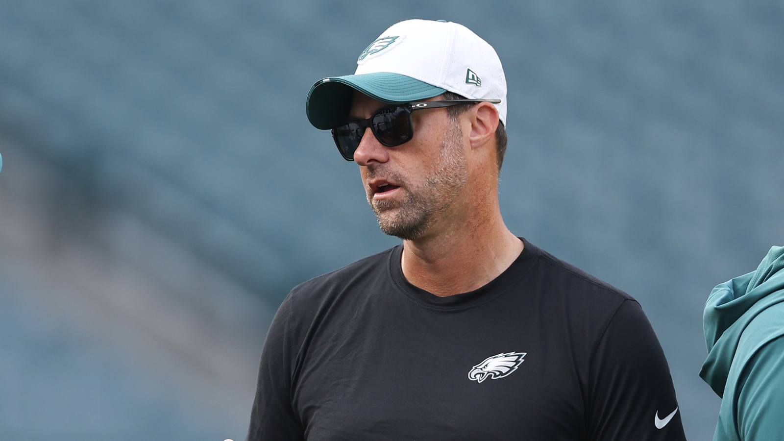 https://www.yardbarker.com/media/5/e/5eebc6ef782a905492519f8d807461456cfe3c96/thumb_16x9/eagles-oc-kevin-patullo-reacts-house-vandalized.jpg?v=1