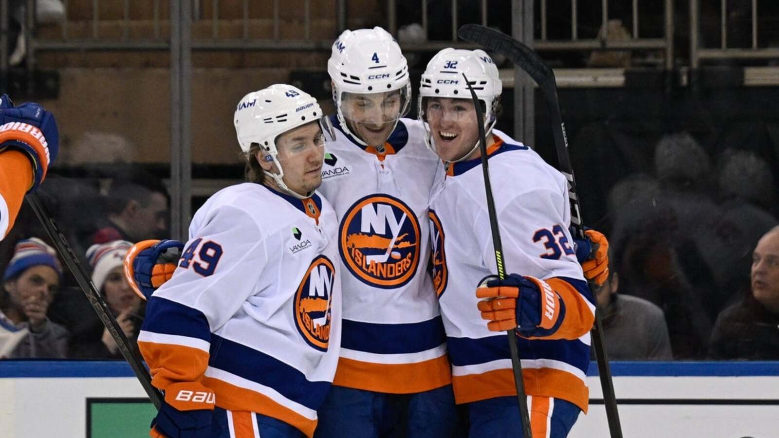 Islanders complete season sweep against rival Rangers | Yardbarker