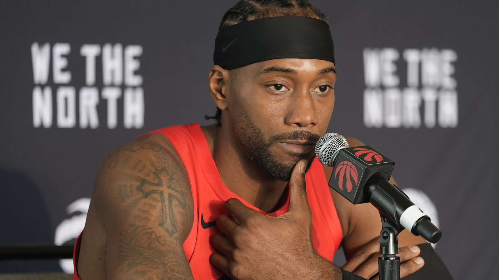 Kawhi Leonard shuts down investigation talk in Raptors return
