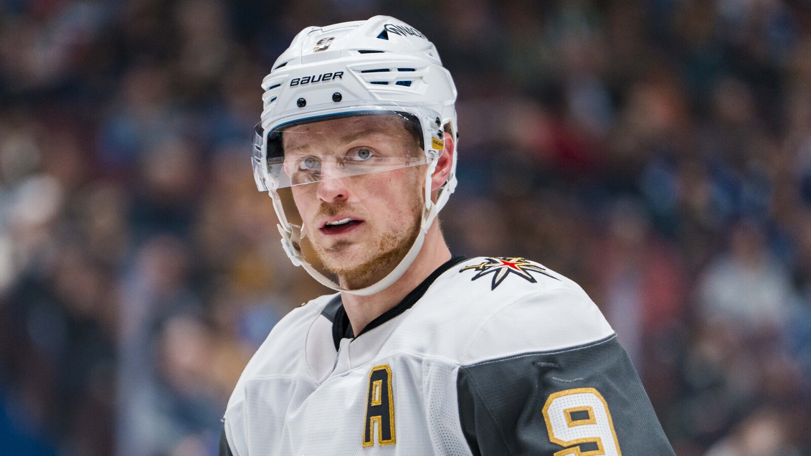 https://www.yardbarker.com/media/5/f/5f2035e18db18e3d4a6cf3915e0cb844e98d49ee/thumb_16x9/golden-knights-sign-star-center-eight-year.jpg?v=2