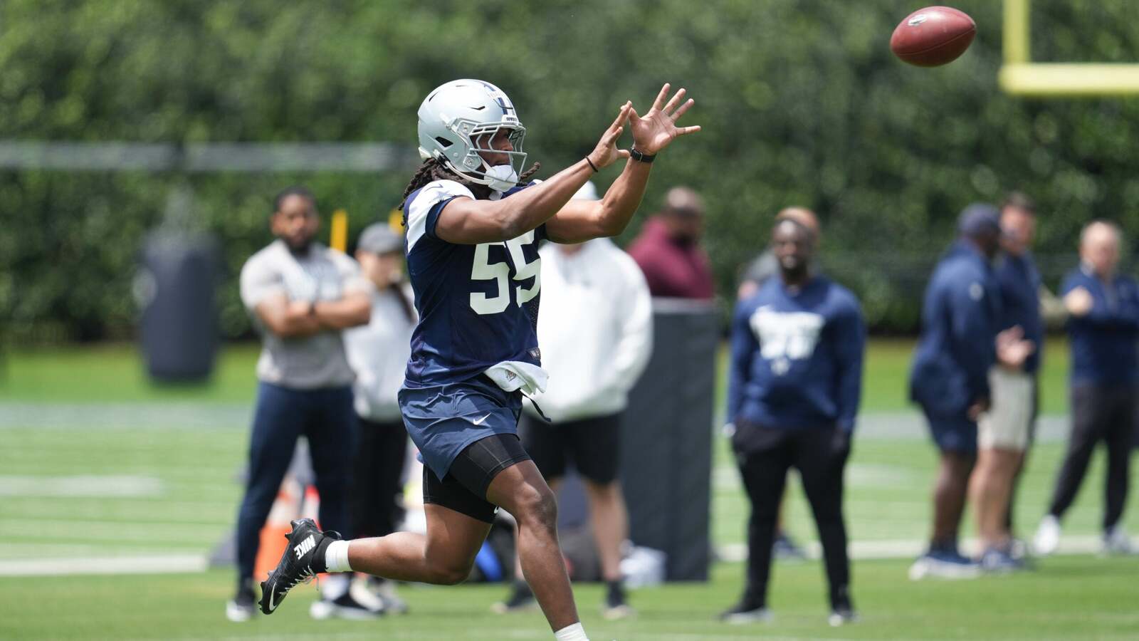 Dallas Cowboys training camp stock market: Buying and selling 5 storylines from Oxnard, including rookie's meteoric rise