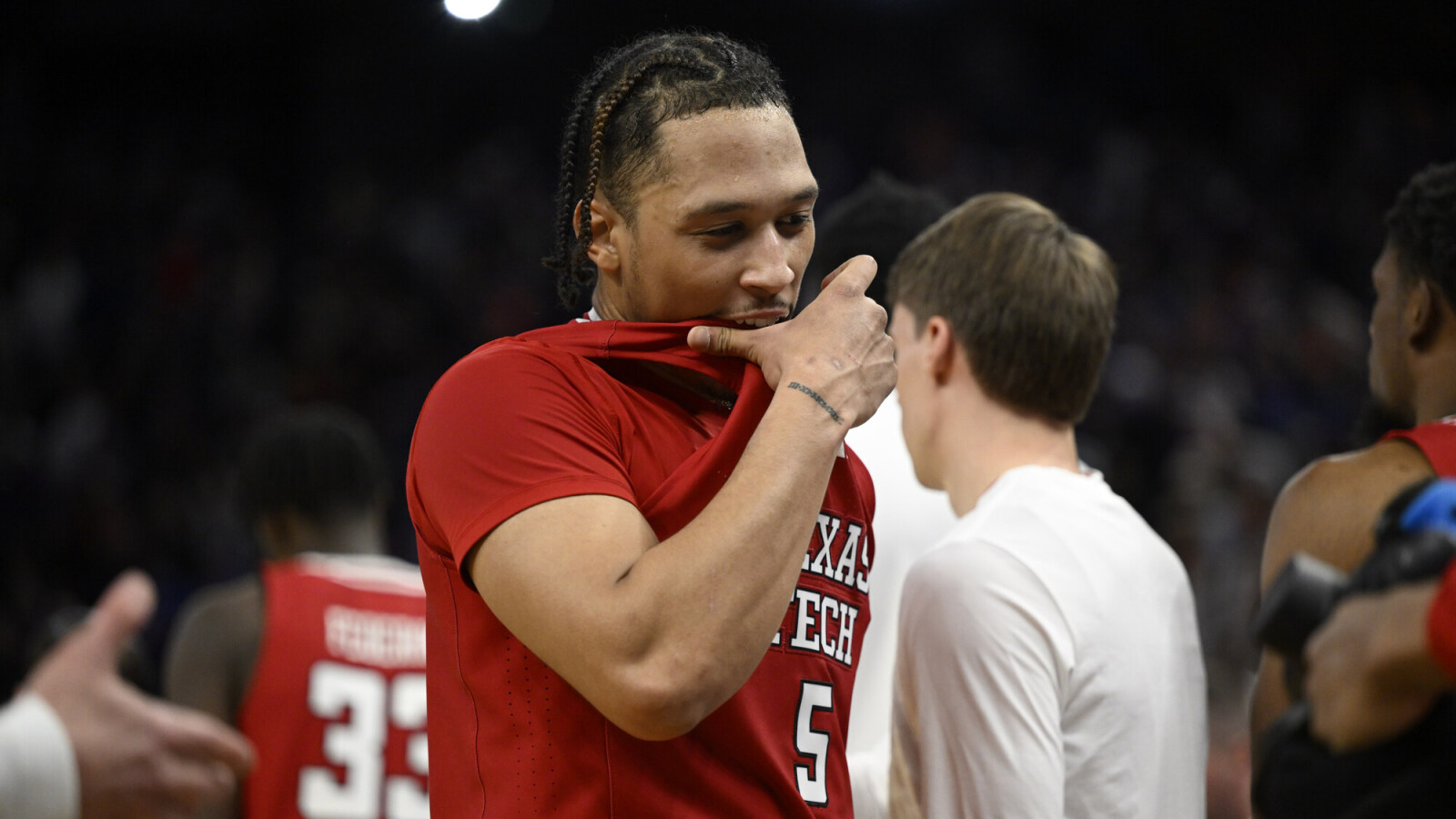 Darrion Williams withdraws from NBA Draft, remains in NCAA Transfer Portal
