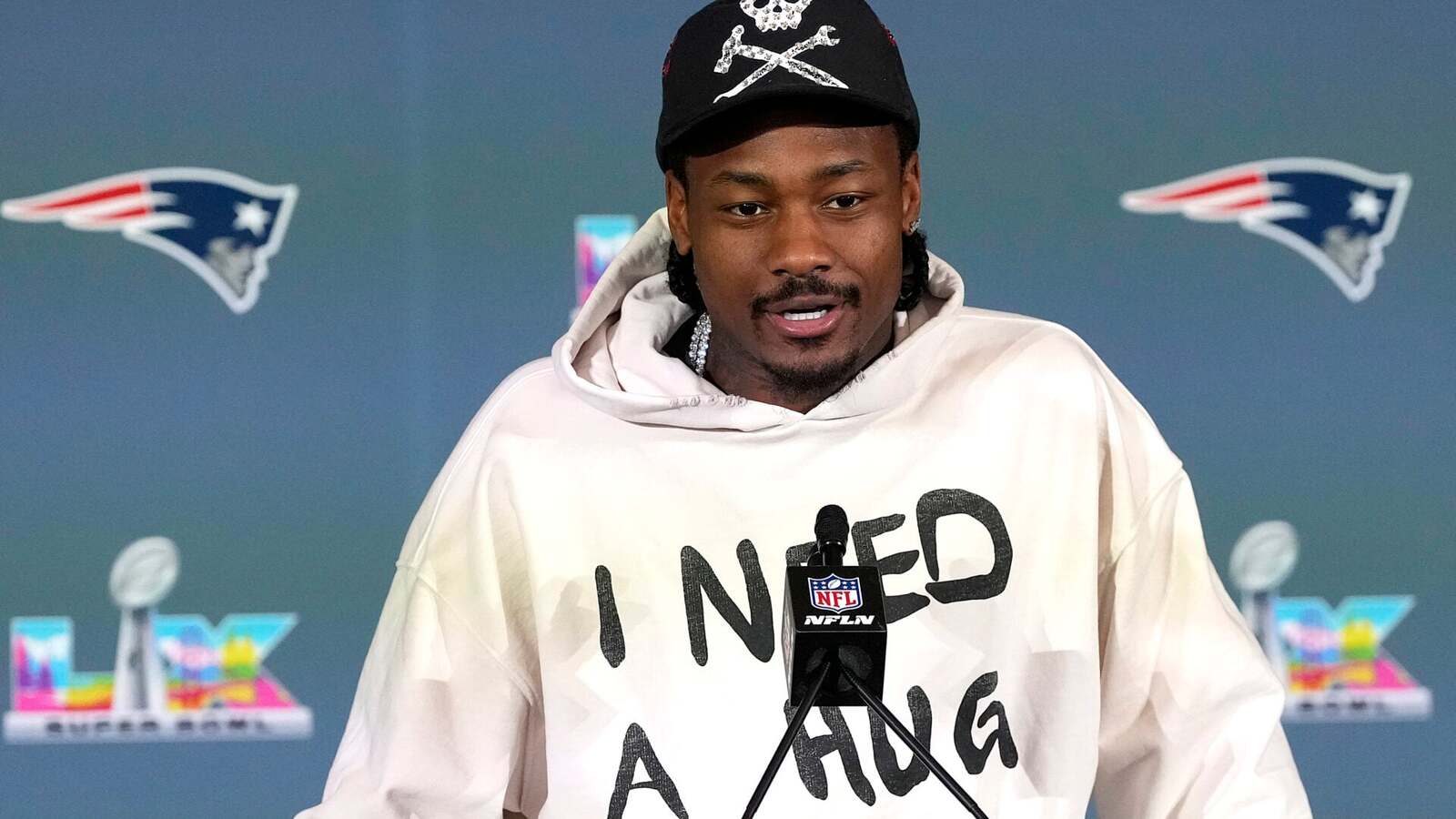 Stefon Diggs Receives Lighthearted Banter from New Teammate Sam Cosmi
